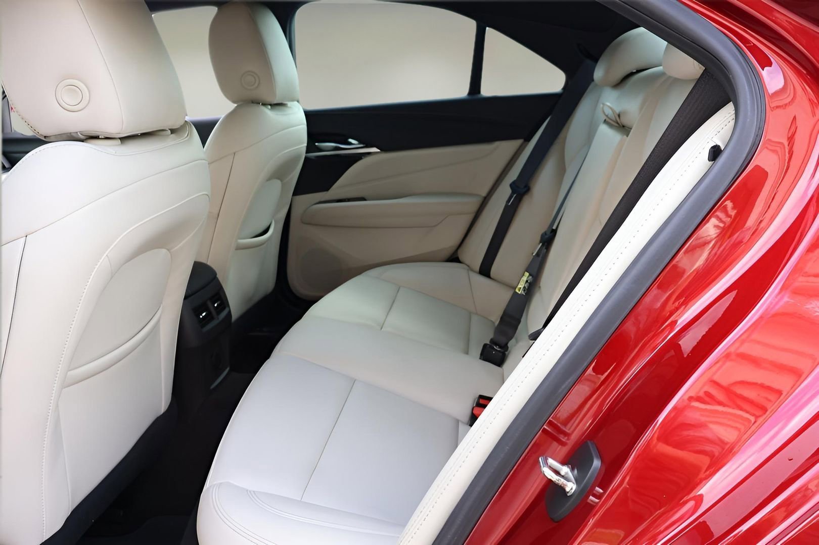 Used 2023 Cadillac CT4 Luxury w/ Cold Weather Package image 12