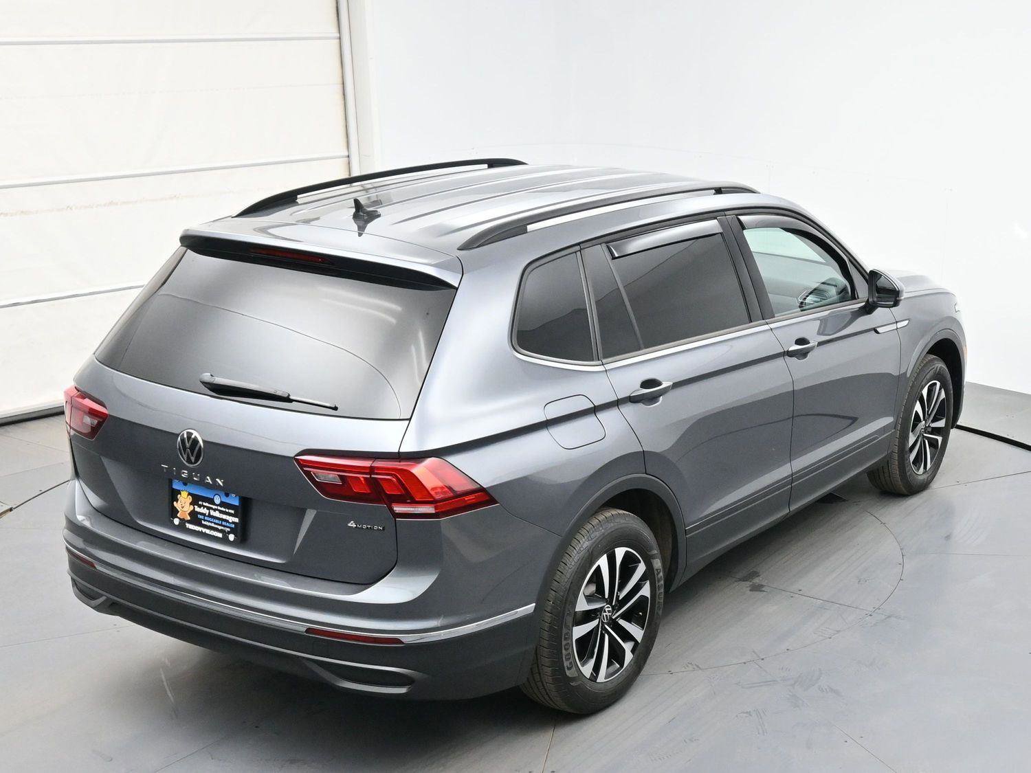 Used 2024 Volkswagen Tiguan S image 33