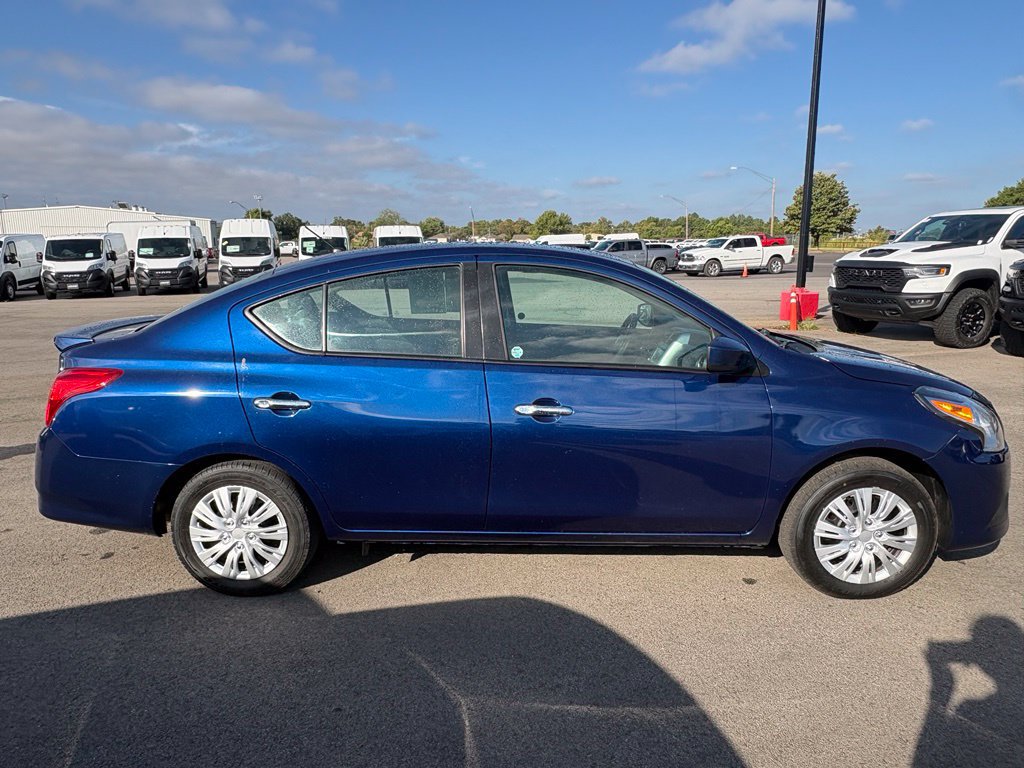 Used 2019 Nissan Versa SV FWD image 9