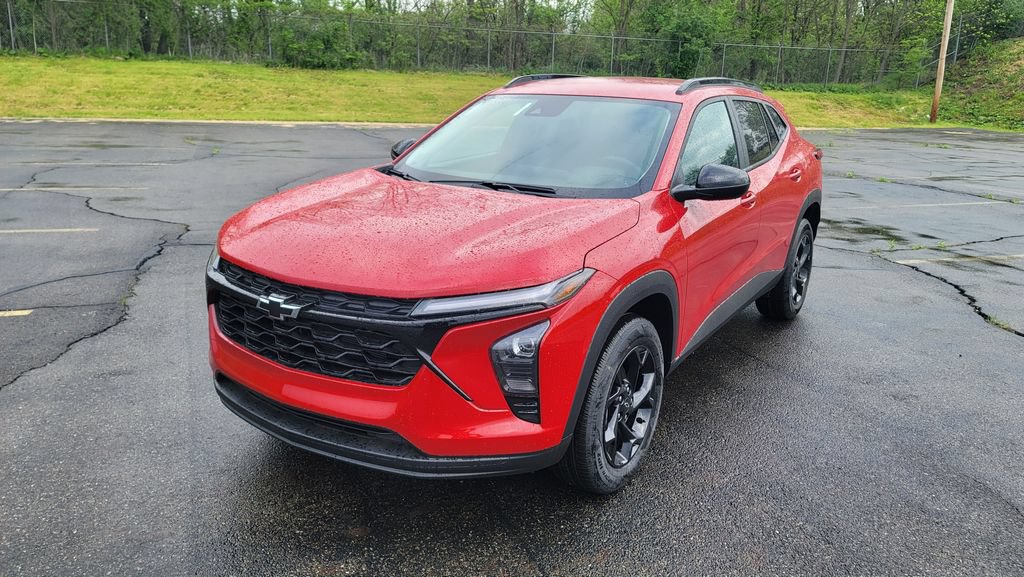 New 2026 Chevrolet Trax LT w/ Driver Confidence Package FWD image 5