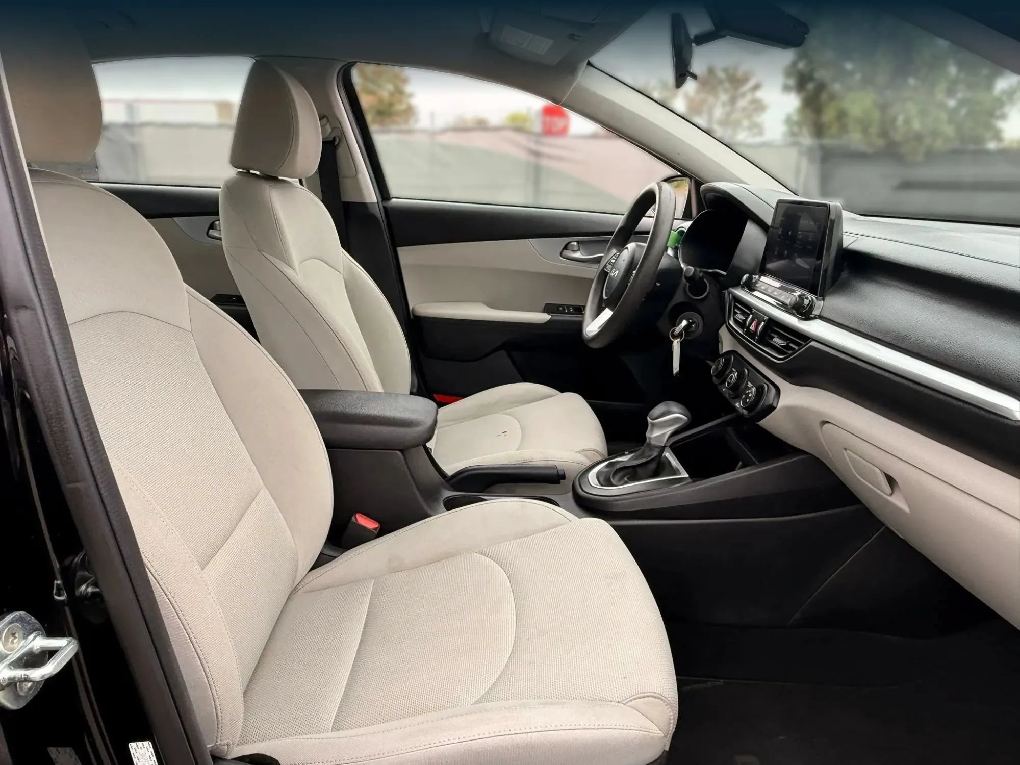 Used 2022 Kia Forte LXS w/ LXS Technology Package FWD image 18