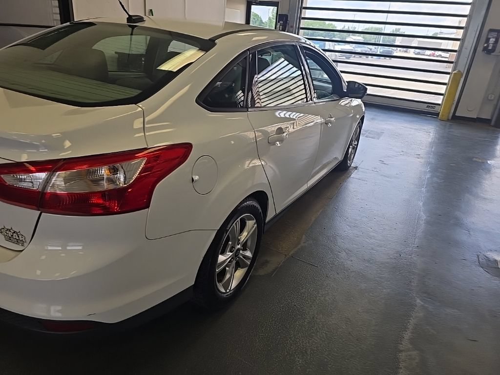 Used 2014 Ford Focus SE FWD image 3