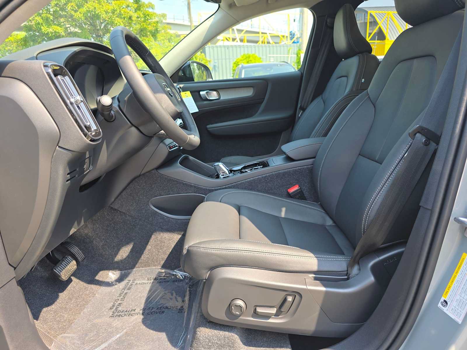 New 2026 Volvo XC40 B5 Plus w/ Protection Package Premier AWD/4WD image 19
