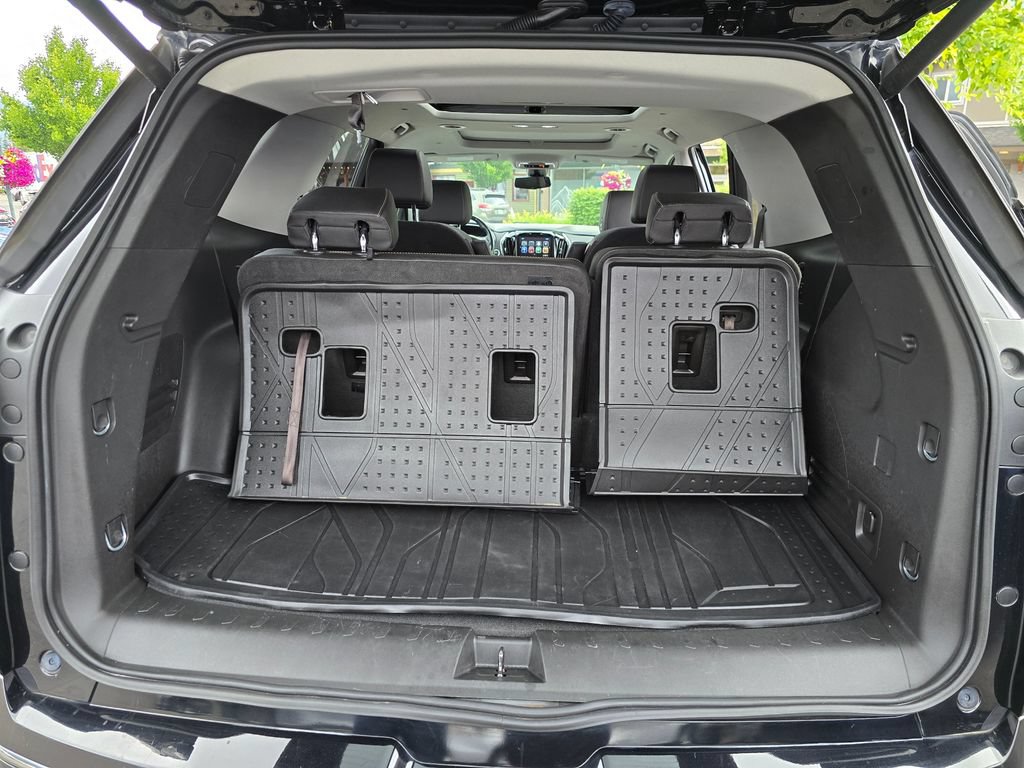 Used 2019 Chevrolet Traverse Premier w/ Redline Edition FWD image 18