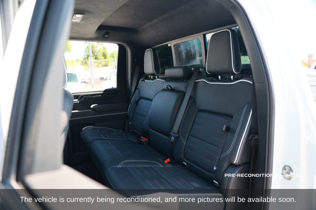 Used 2024 GMC Sierra 2500 AT4X image 12
