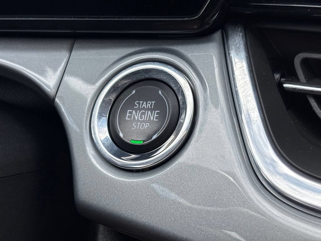 Used 2024 Chevrolet Trax LT w/ Driver Confidence Package FWD image 29
