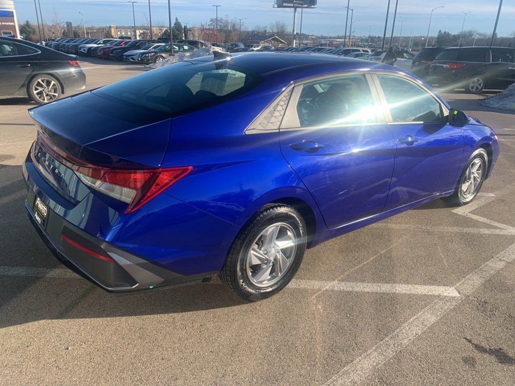 Certified 2024 Hyundai Elantra SE image 5