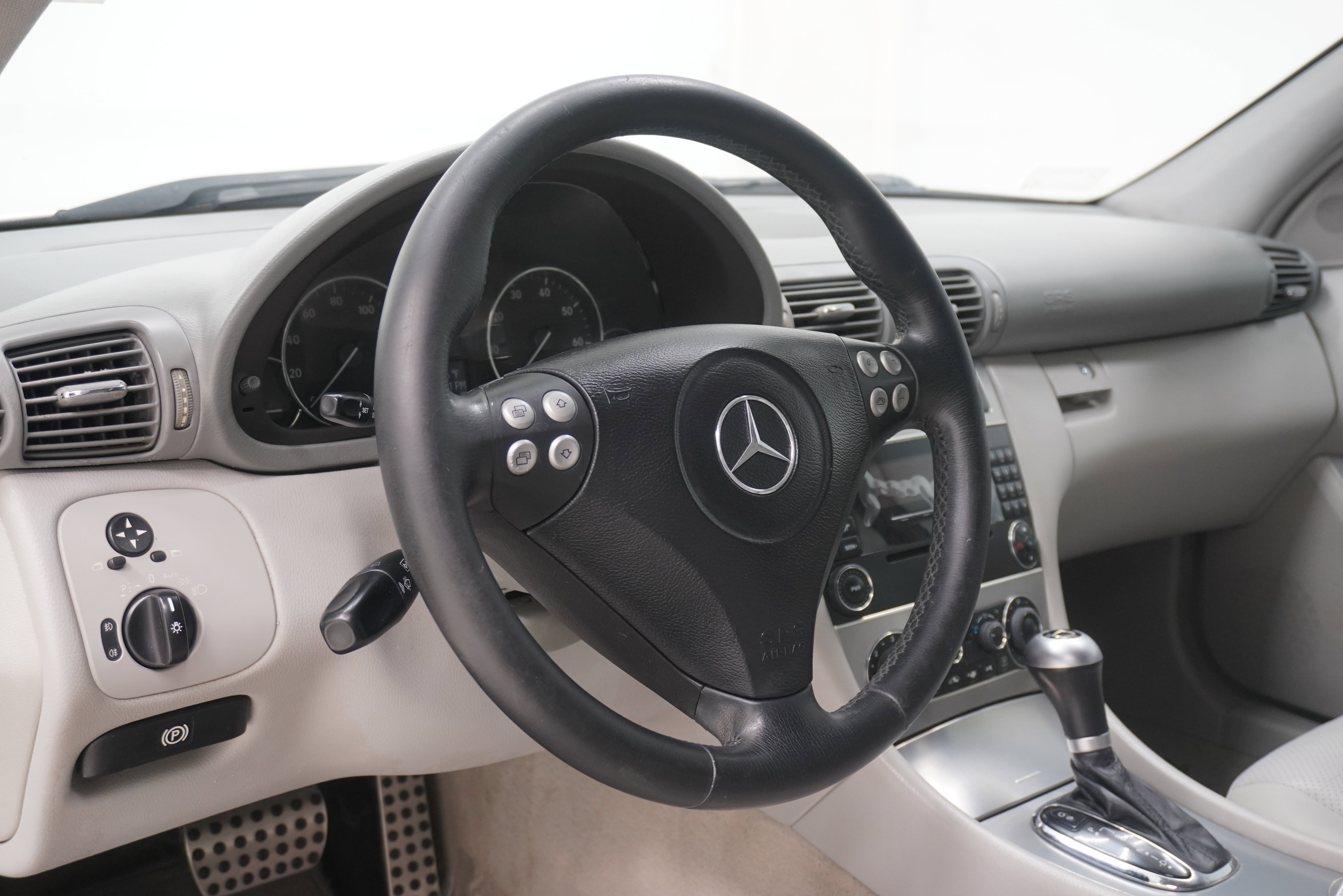Used 2006 Mercedes-Benz C 230 Sedan image 10