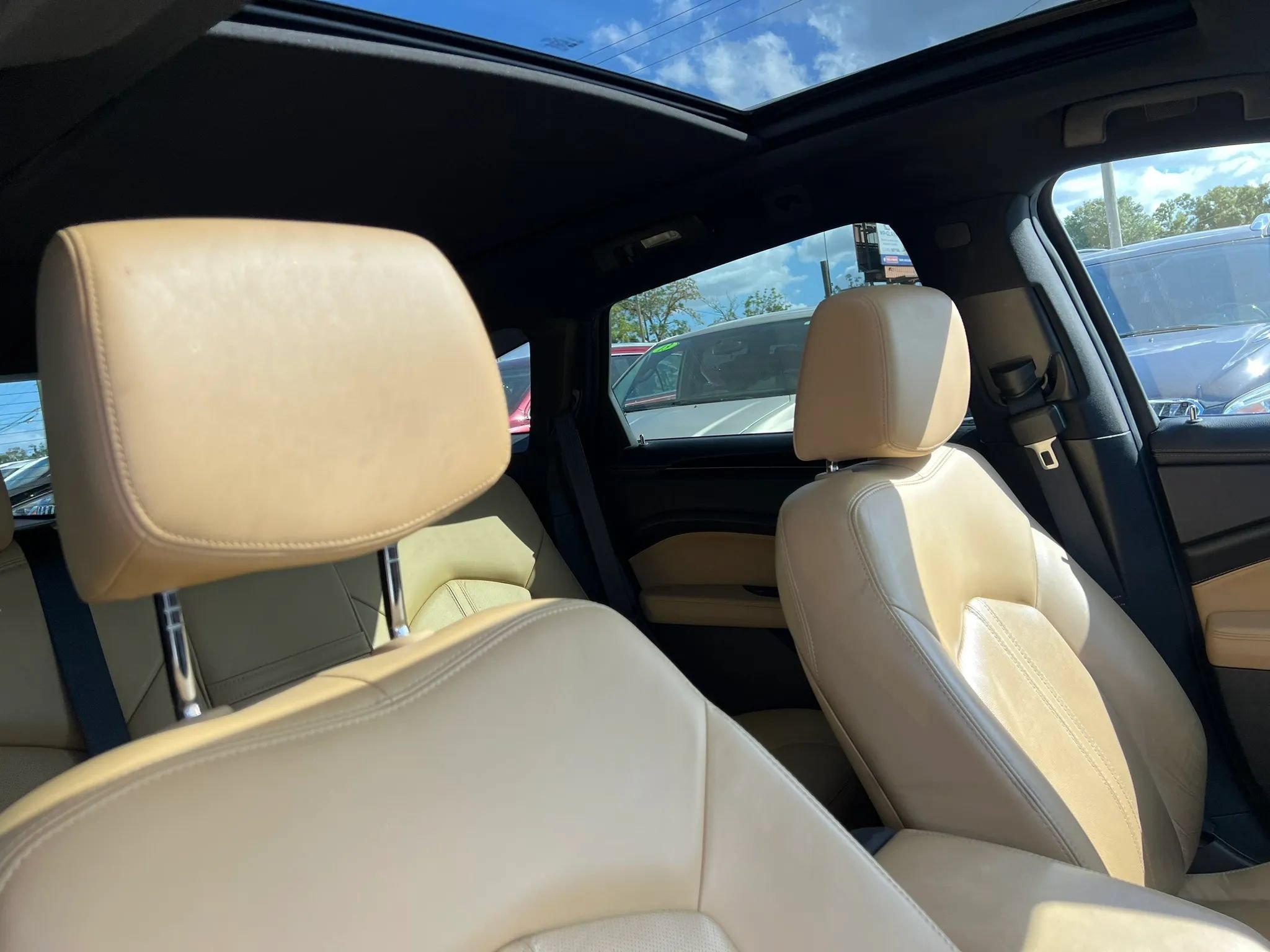 Used 2014 Cadillac SRX Luxury w/ Driver Awareness Package AWD/4WD image 19