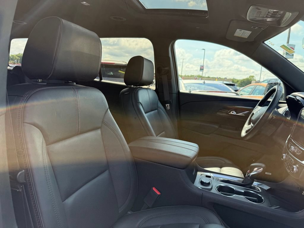Used 2023 Chevrolet Traverse RS w/ LPO, Floor Liner Package AWD/4WD image 50