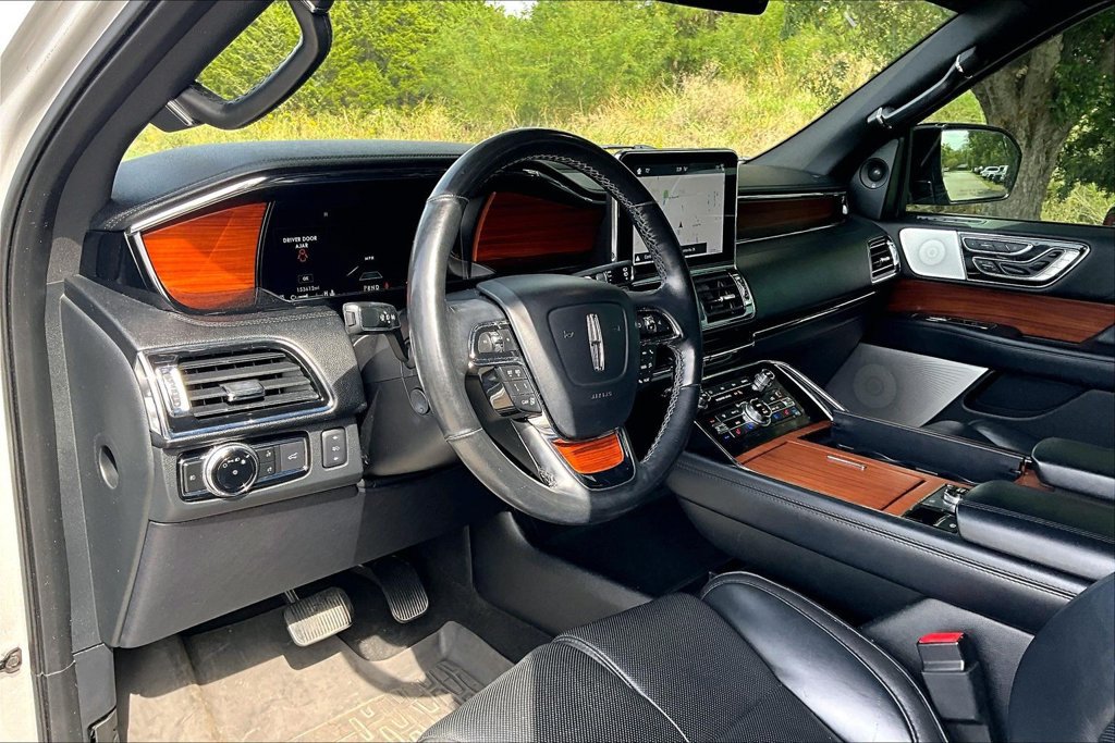 Used 2018 Lincoln Navigator L Reserve w/ Technology Package AWD/4WD image 10