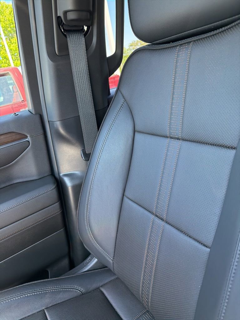 Used 2024 Chevrolet Silverado 1500 High Country w/ Technology Package image 7