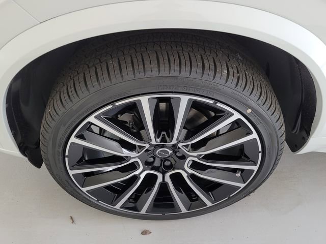 New 2026 Volvo XC90 B6 Plus w/ Protection Package Premier AWD/4WD image 6