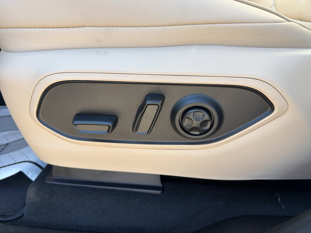 New 2025 Jeep Grand Cherokee L Limited w/ Black Appearance Package image 21