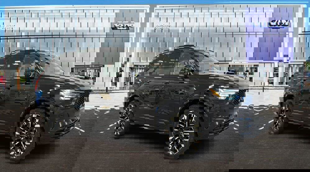 New 2026 Volvo XC90 T8 Ultra w/ Protection Package Premier image 1