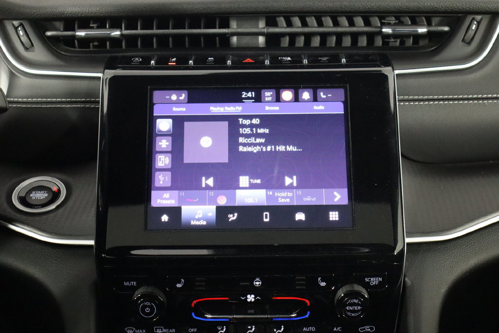 Used 2023 Jeep Grand Cherokee L Laredo AWD/4WD image 29
