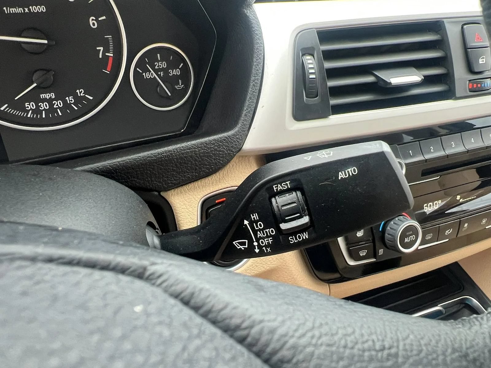 Used 2018 BMW 320i xDrive Sedan AWD/4WD image 27
