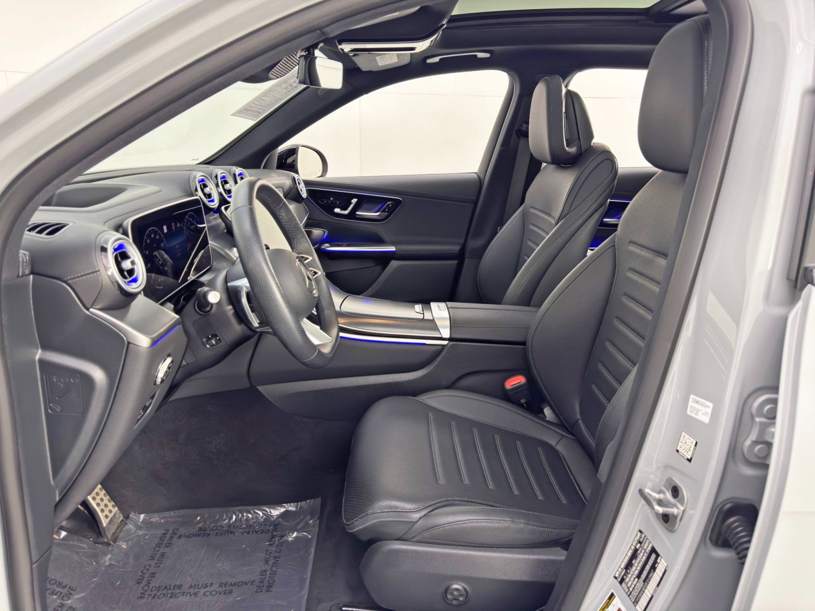 Used 2025 Mercedes-Benz GLC 300 4MATIC w/ AMG Line image 17