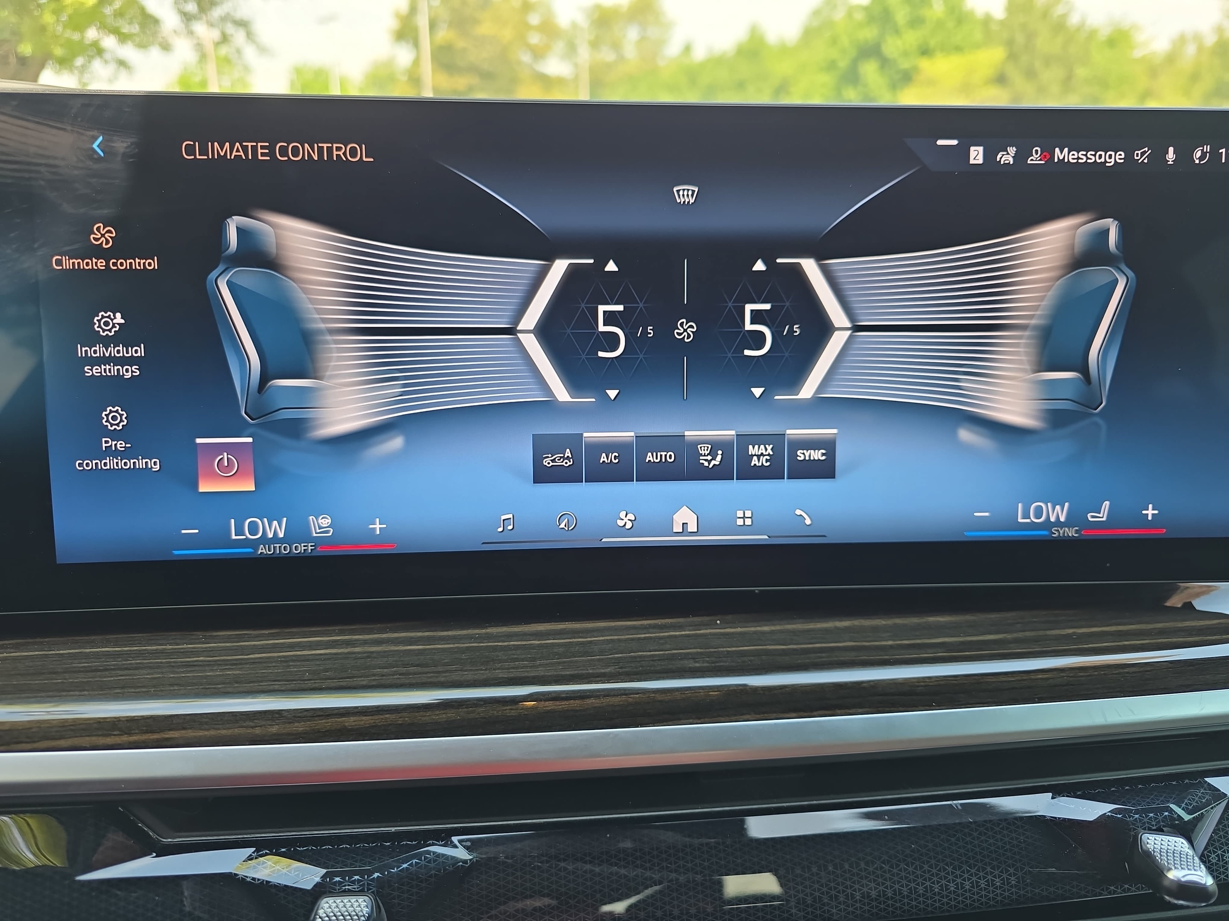 Used 2025 BMW X5 sDrive40i w/ Executive Package RWD image 23