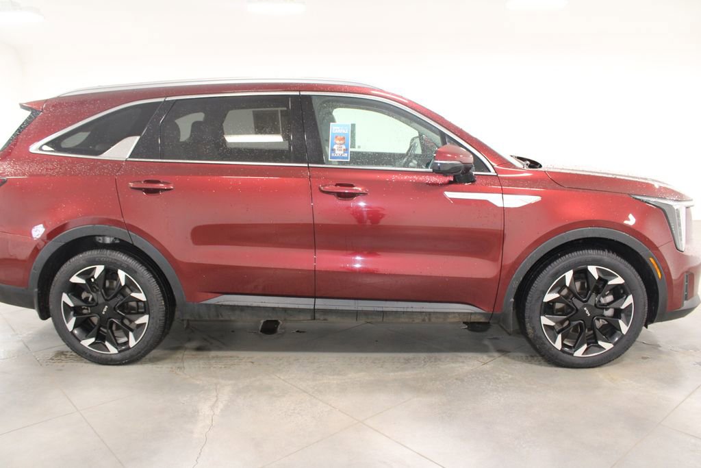 Used 2024 Kia Sorento SX image 11