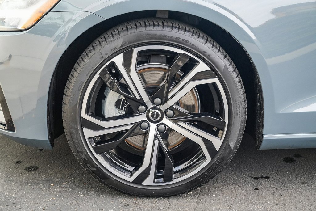 Used 2024 Volvo S60 B5 Core image 9