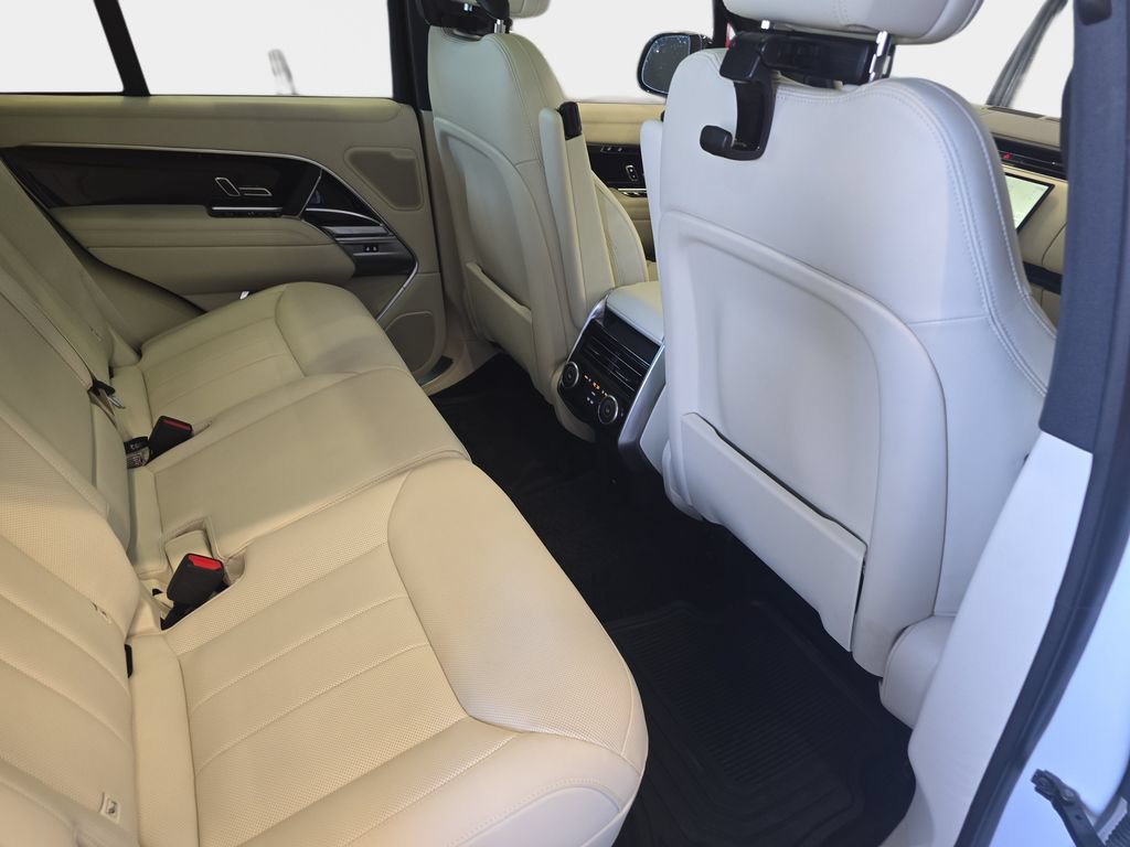 Certified 2026 Land Rover Range Rover SE AWD/4WD image 13