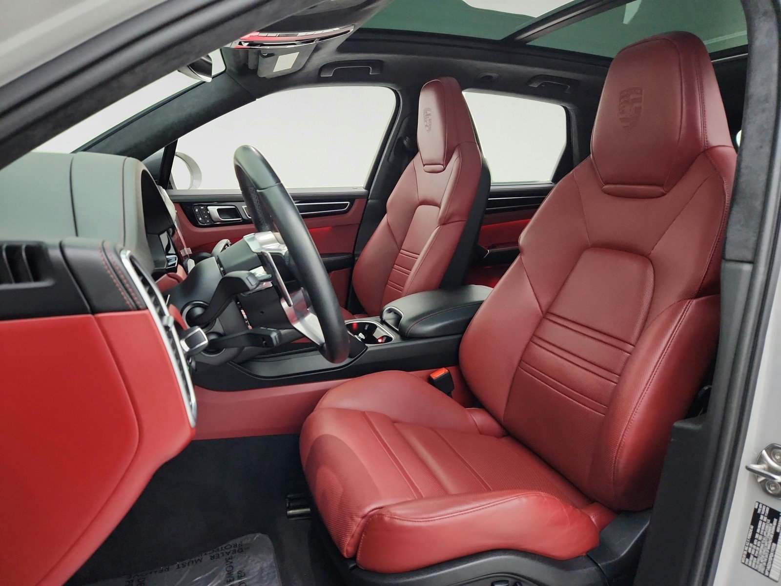 Used 2023 Porsche Cayenne GTS AWD/4WD image 17