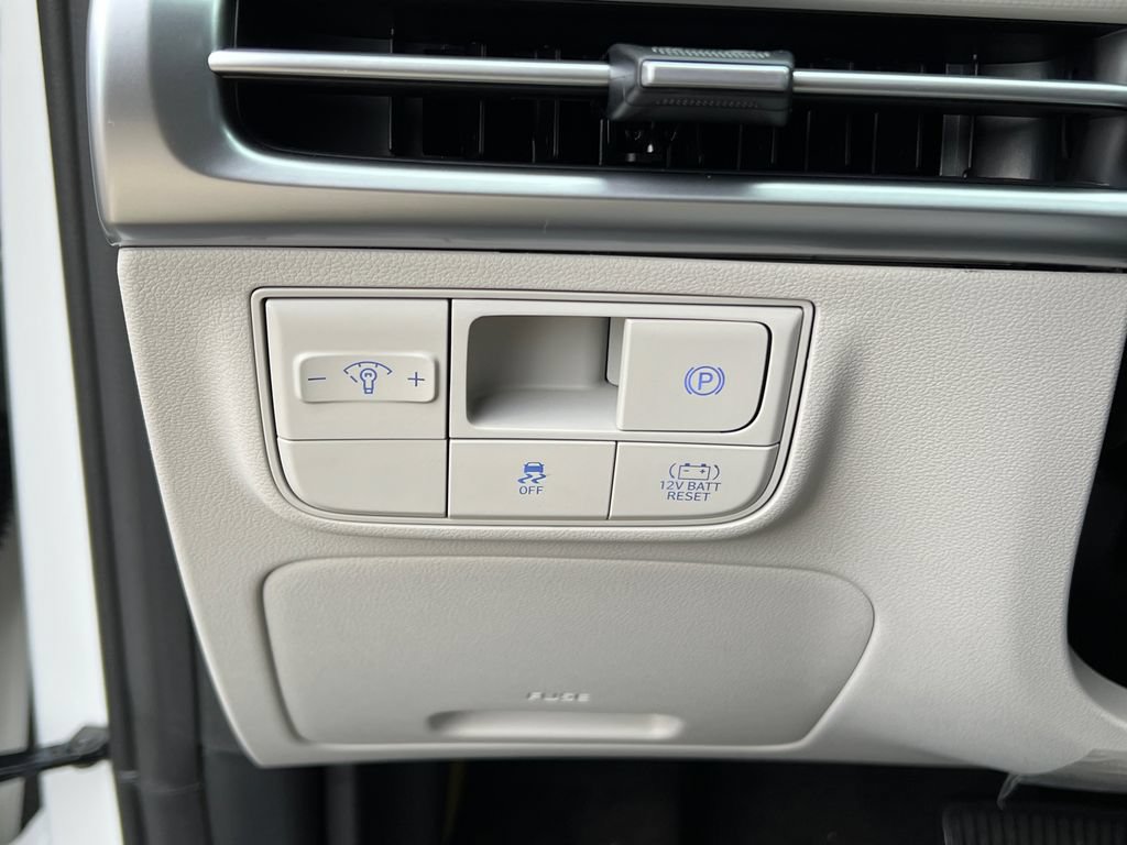 New 2026 Hyundai Tucson Blue SE AWD/4WD image 29
