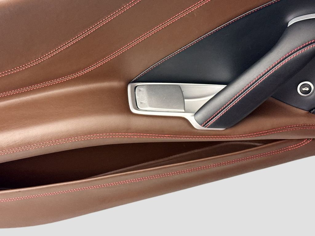 Used 2016 Ferrari California T image 17