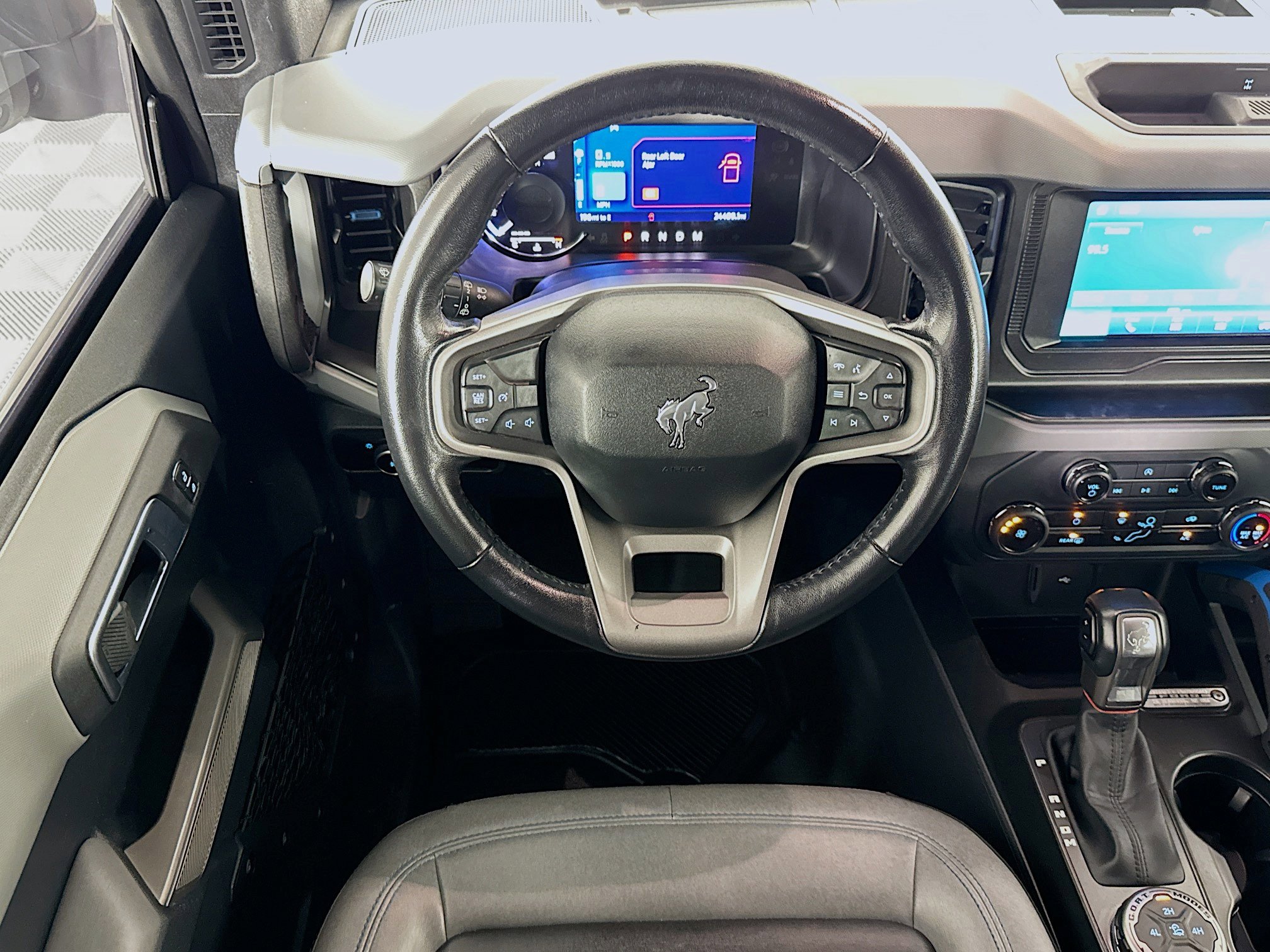 Used 2023 Ford Bronco Black Diamond image 16