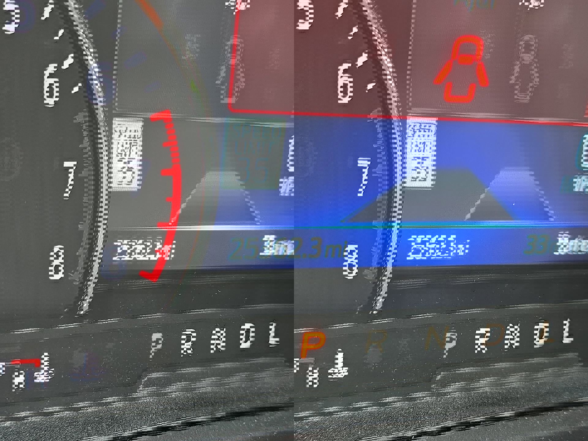 Used 2023 Ford Explorer Limited w/ Limited Technology Package image 15