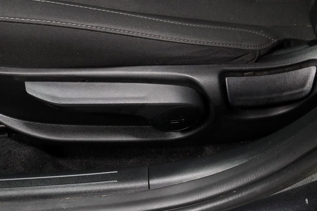 Used 2022 Hyundai Elantra SEL FWD image 24