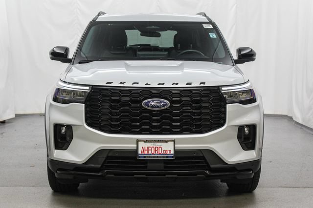 Certified 2026 Ford Explorer ST-Line AWD/4WD image 3