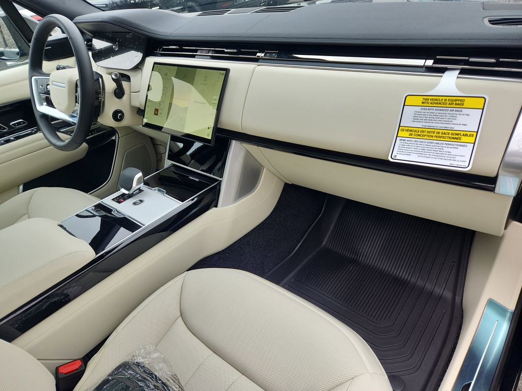 New 2026 Land Rover Range Rover Long Wheelbase SE image 27