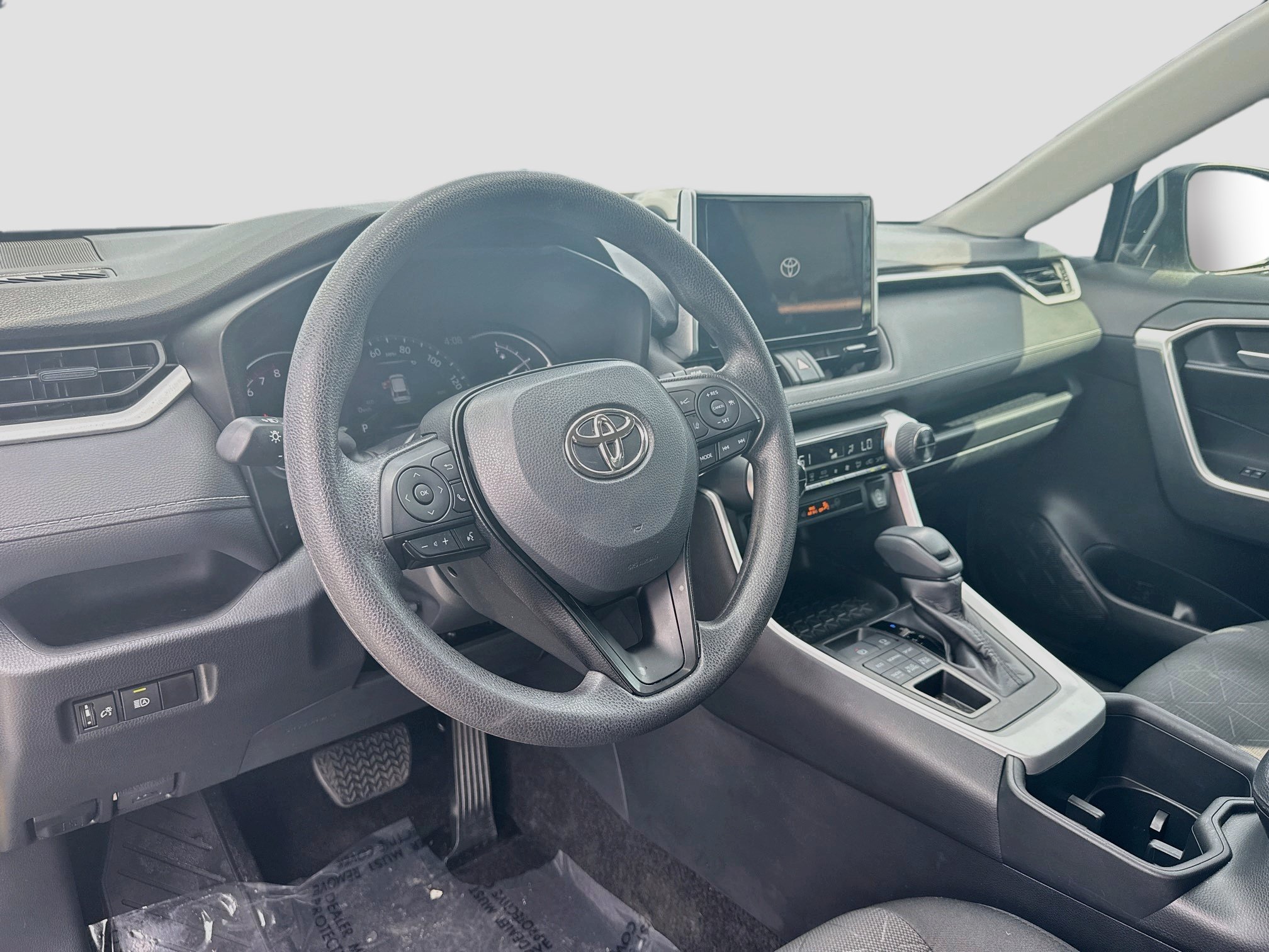Used 2023 Toyota RAV4 XLE AWD/4WD image 9