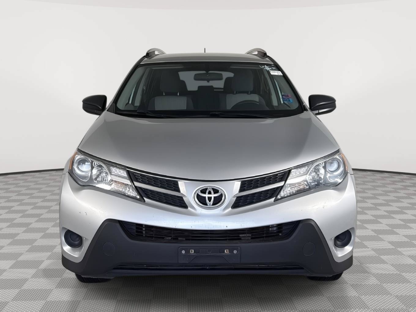 Used 2013 Toyota RAV4 LE AWD/4WD image 2