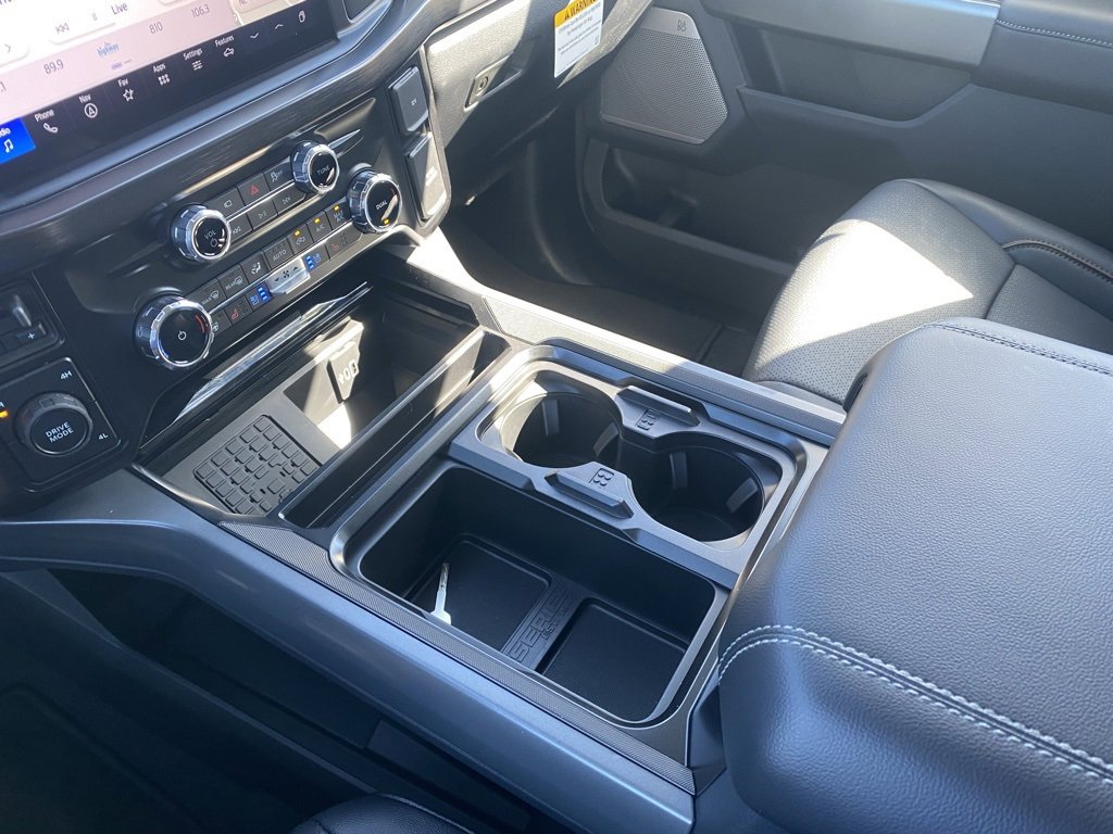 New 2026 Ford F250 Lariat w/ Black Appearance Package image 25