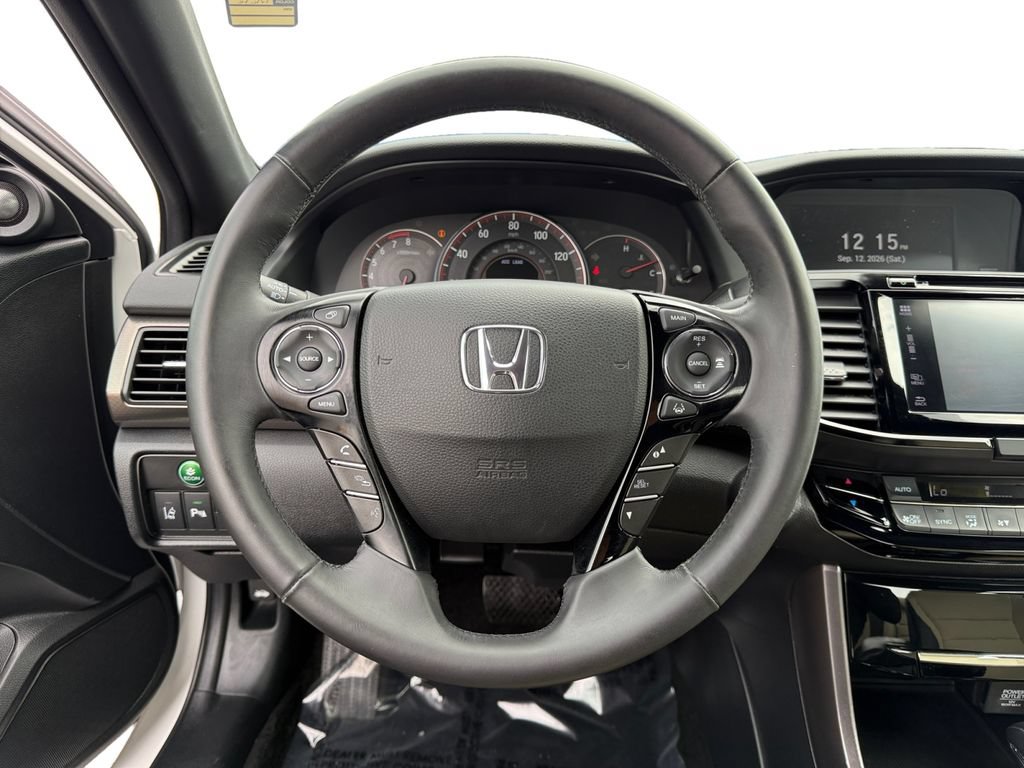 Used 2016 Honda Accord Touring image 12