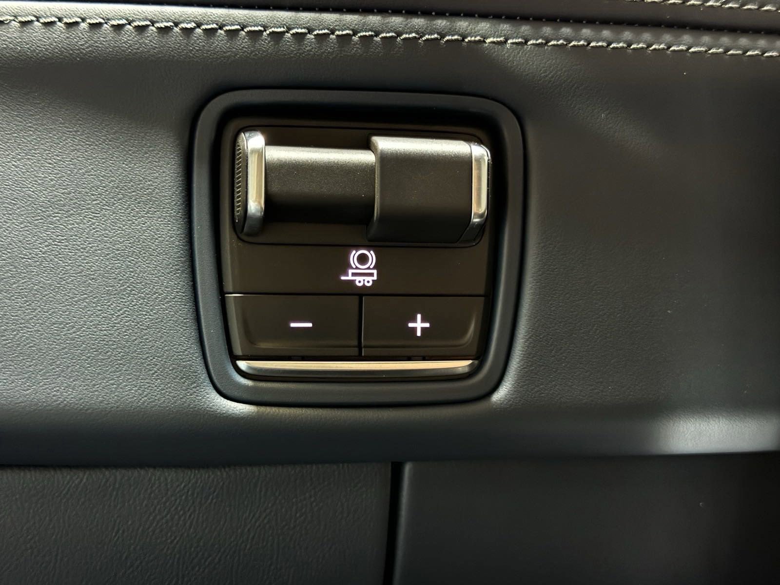 New 2025 Cadillac Escalade IQ Luxury 2 image 43