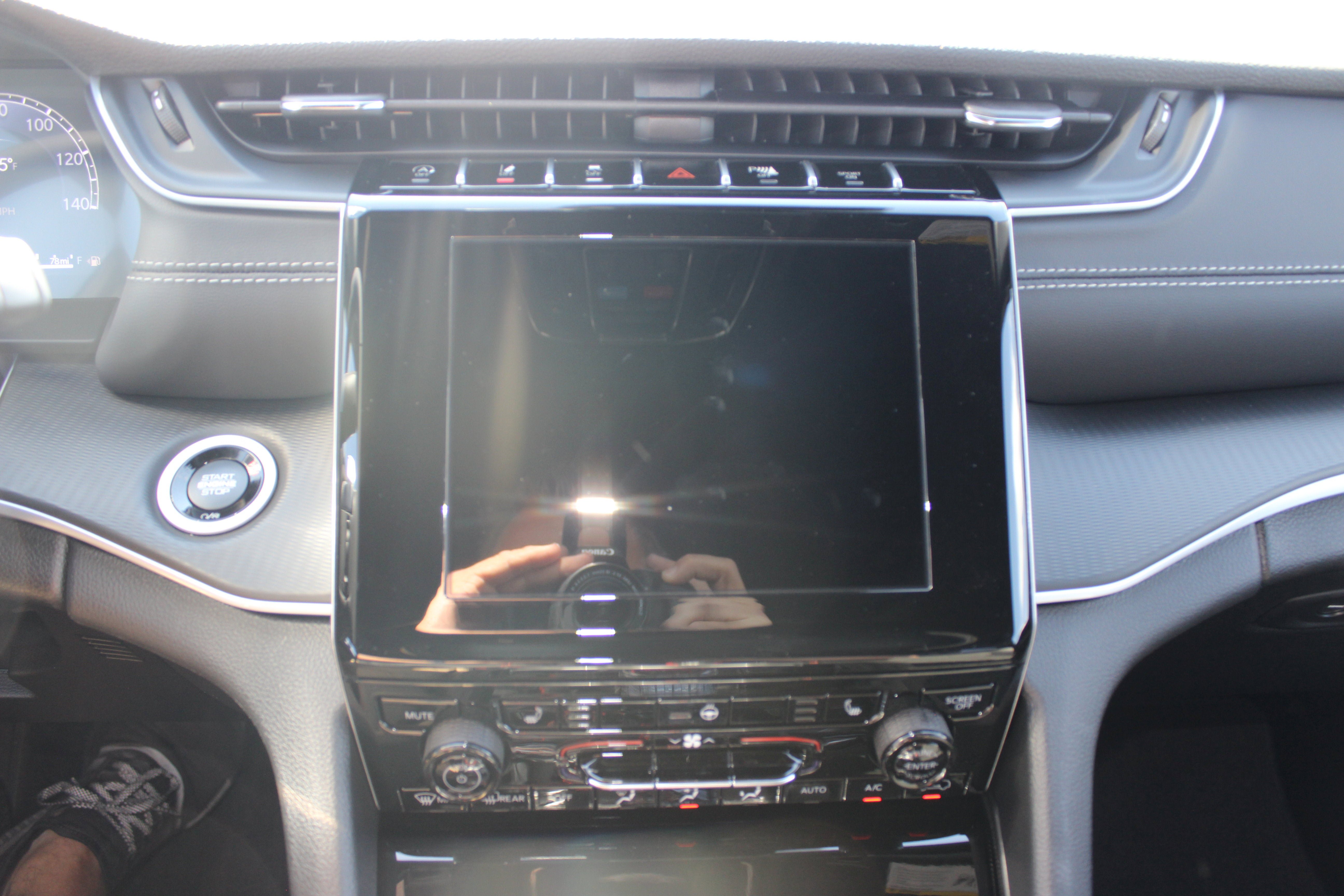 New 2025 Jeep Grand Cherokee Altitude image 10