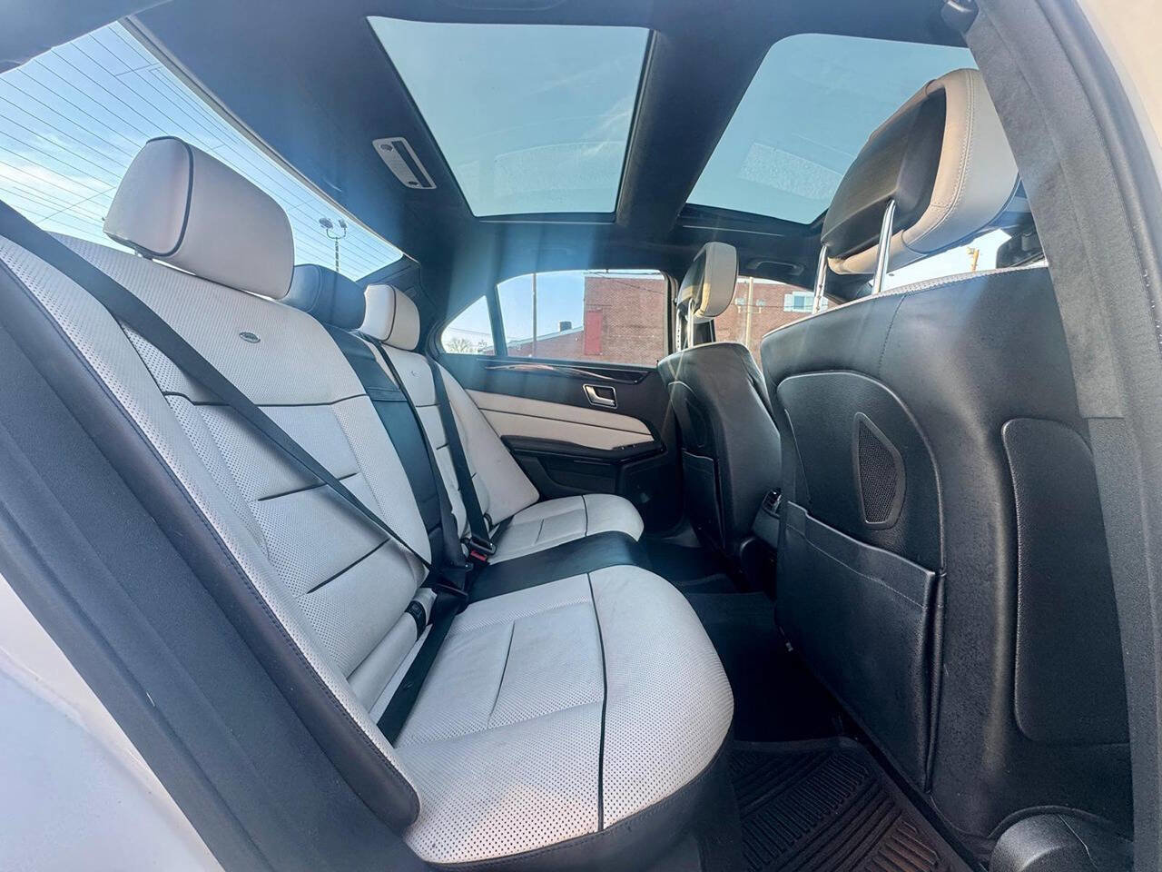 Used 2012 Mercedes-Benz E 550 4MATIC Sedan image 14