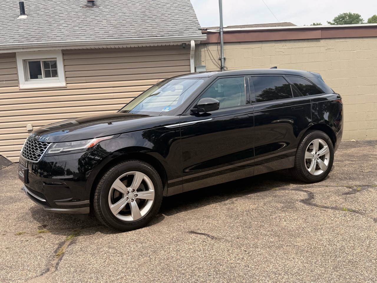 Used 2018 Land Rover Range Rover Velar S AWD/4WD image 2