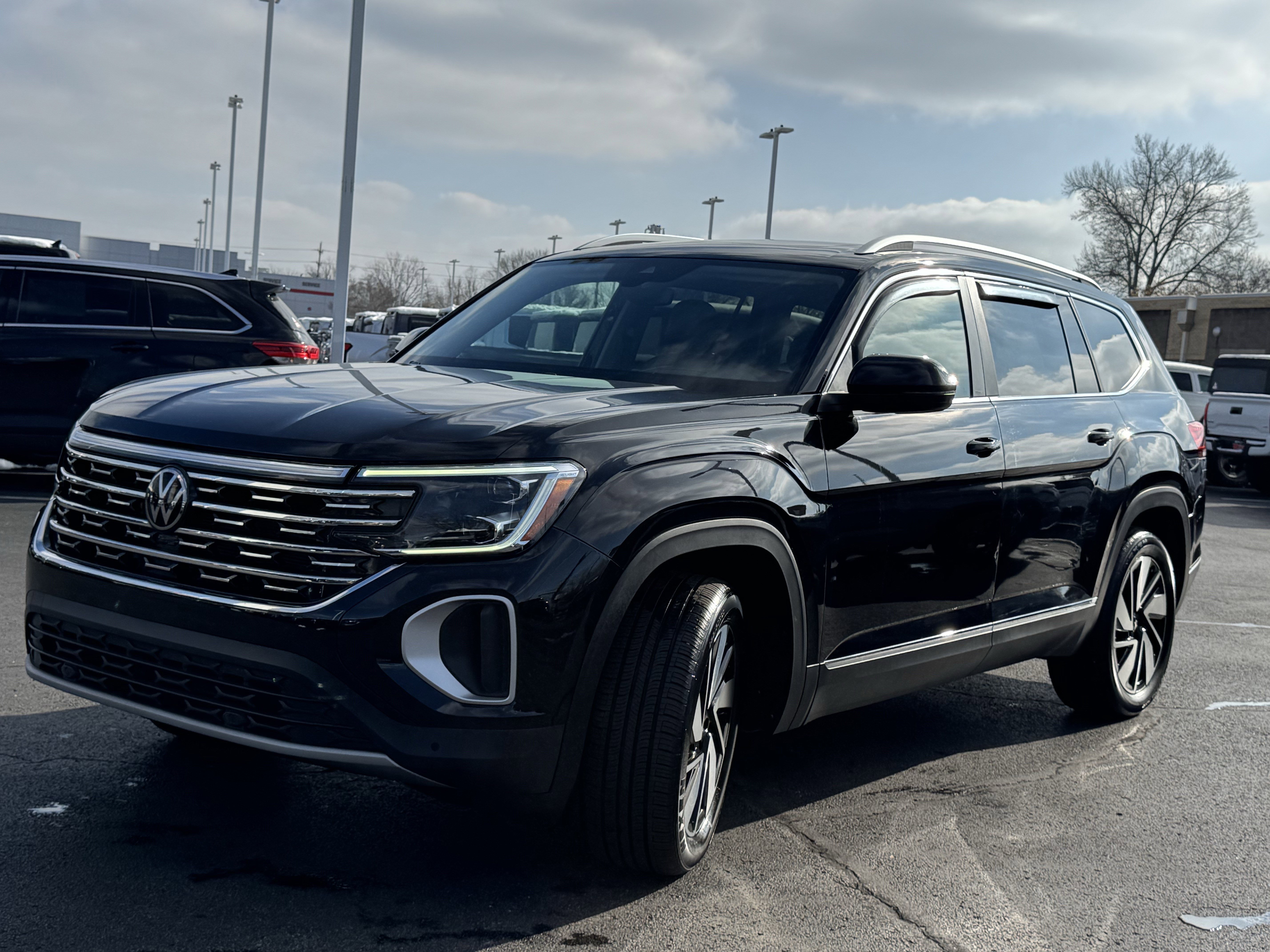 Used 2024 Volkswagen Atlas SEL image 15