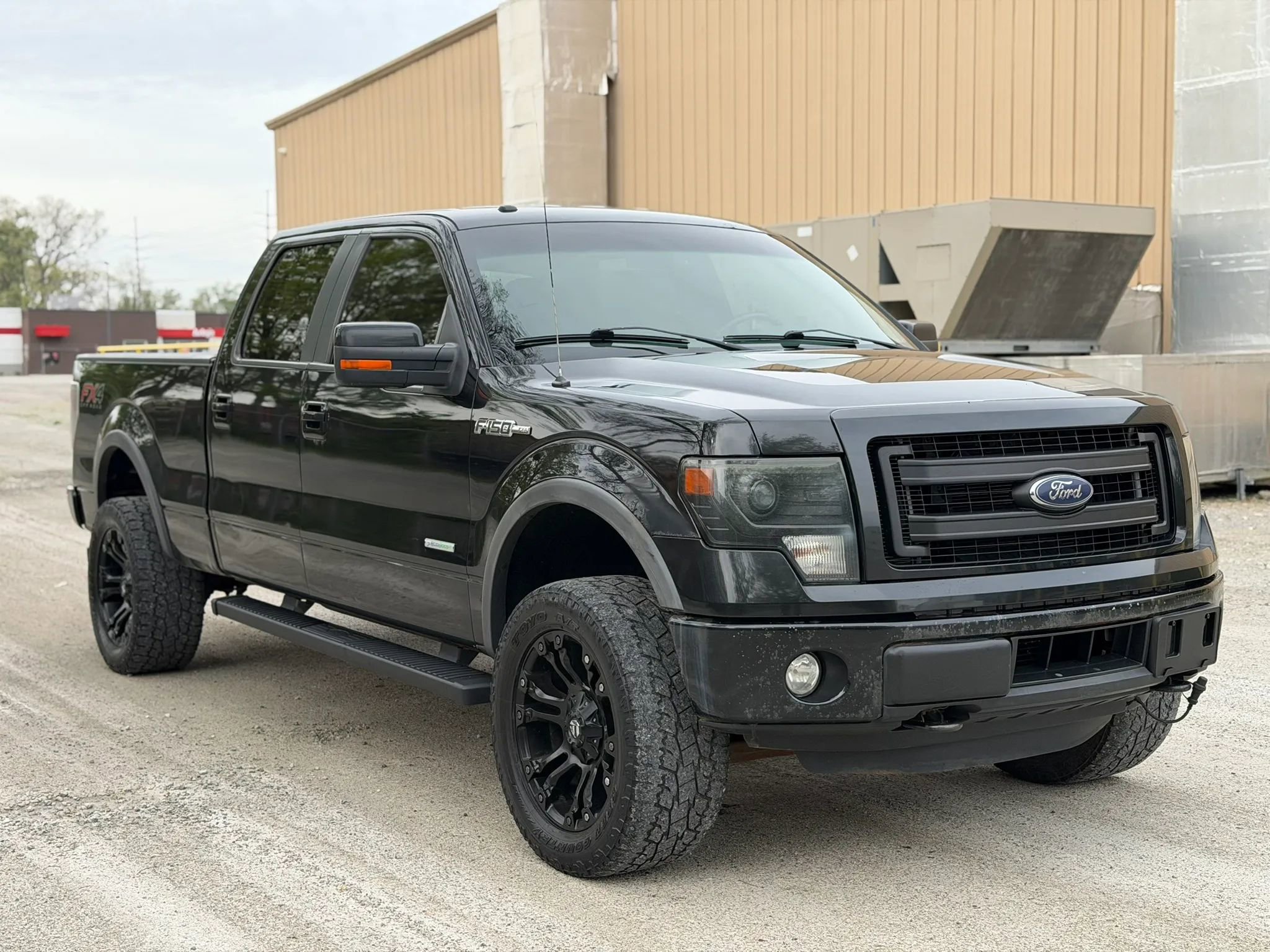 Used 2014 Ford F150 FX4 w/ Equipment Group 402A Luxury AWD/4WD image 3