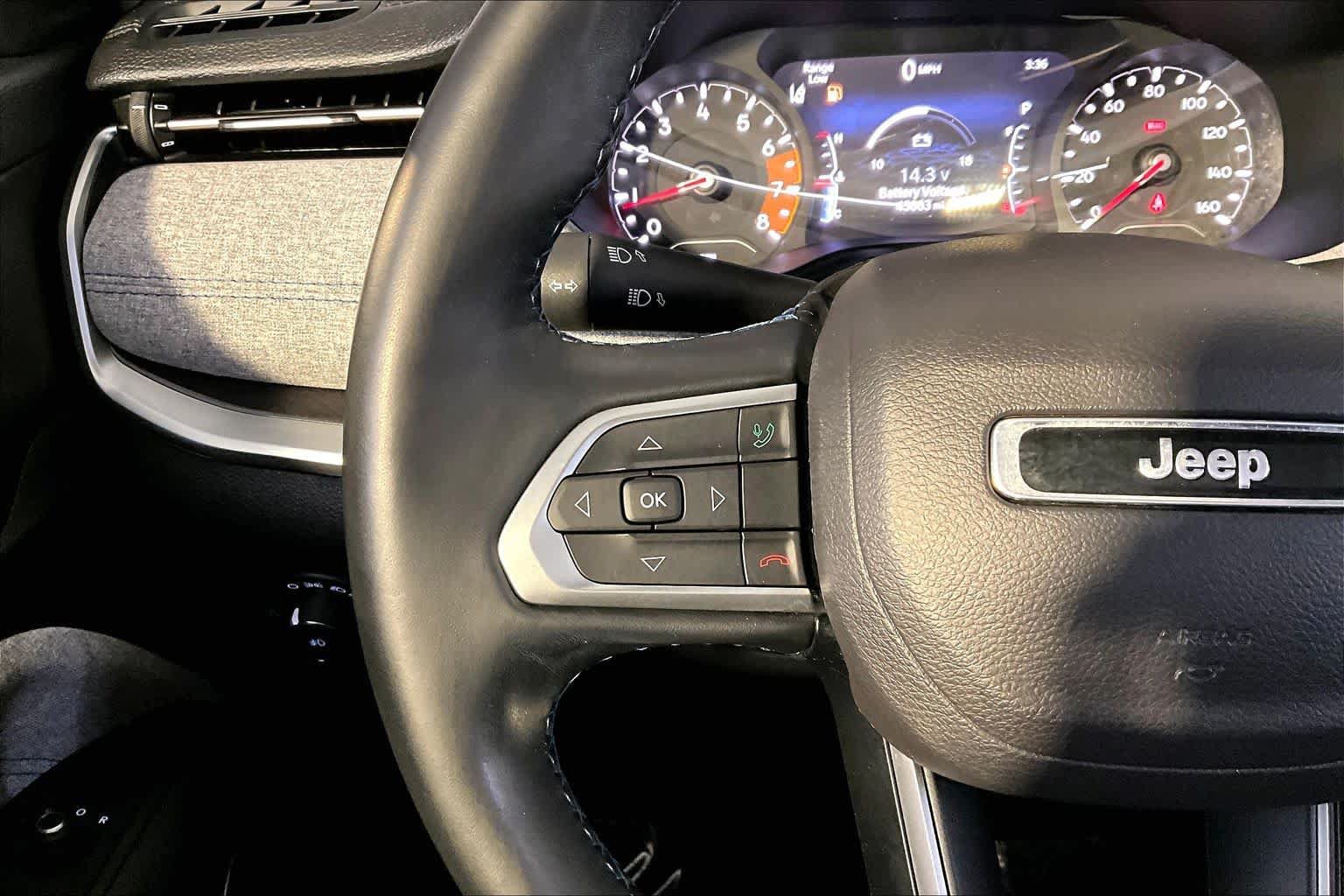 Used 2022 Jeep Compass Latitude w/ Sun and Sound Group AWD/4WD image 24