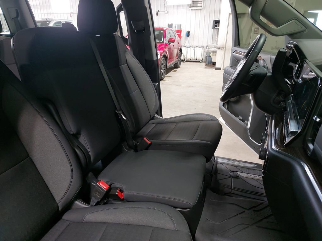 Used 2024 Chevrolet Silverado 1500 LT image 10