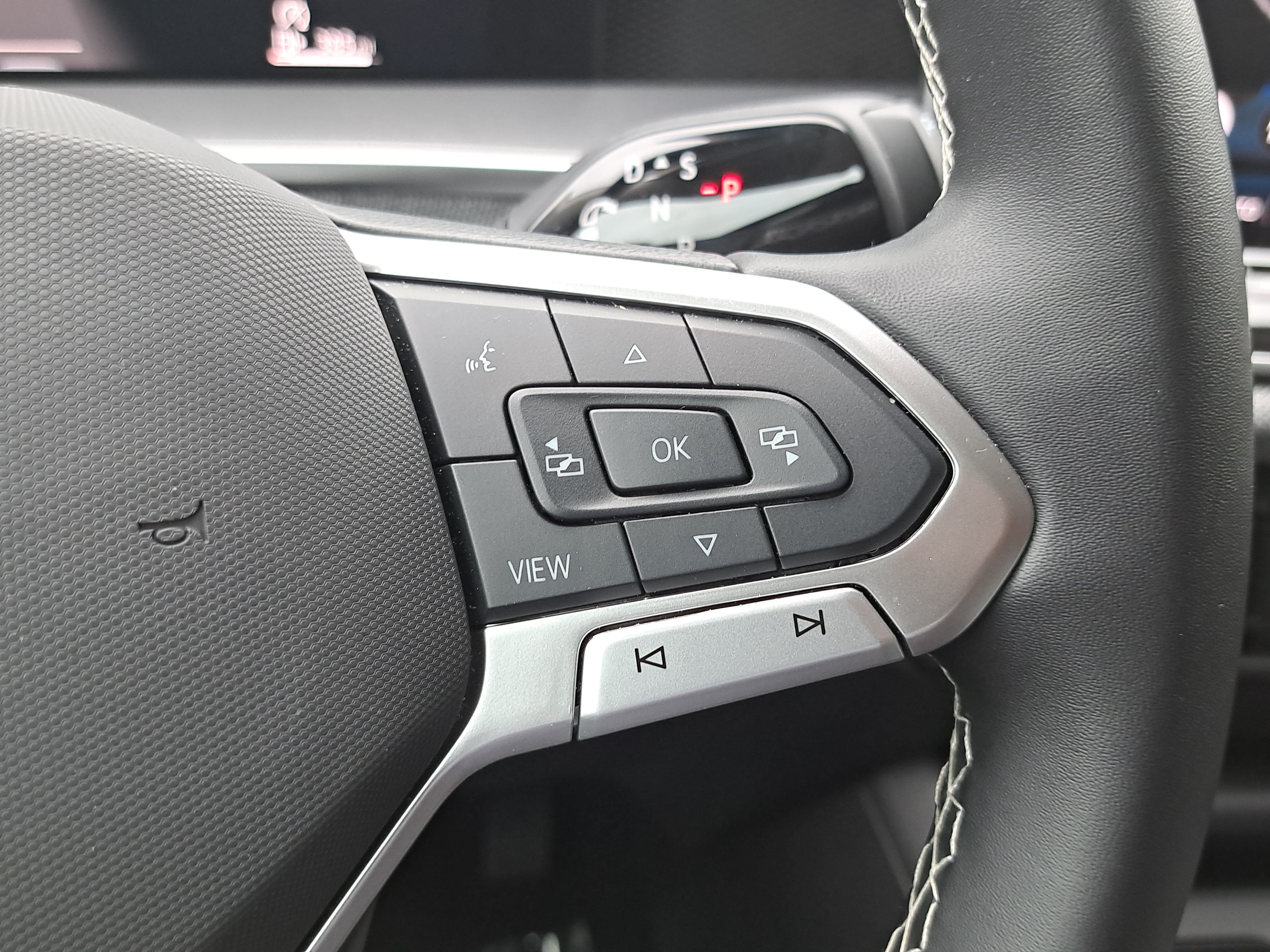Certified 2025 Volkswagen Tiguan S FWD image 42