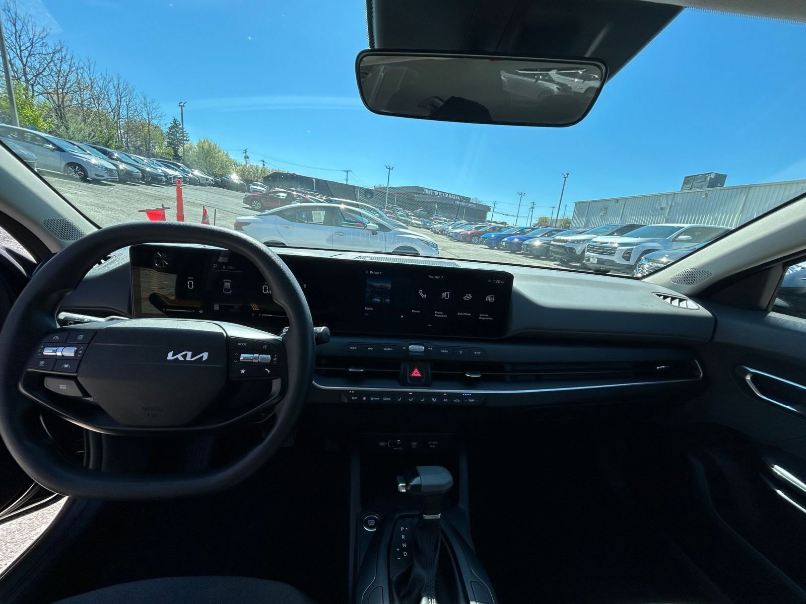 Used 2025 Kia K4 LXS image 28