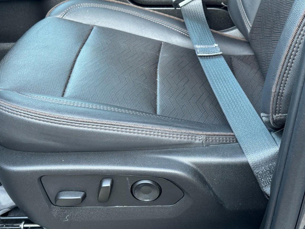 Used 2023 Chevrolet Tahoe High Country w/ Advanced Technology Package image 30