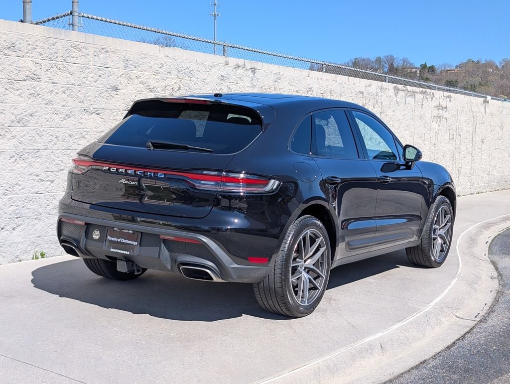 Certified 2025 Porsche Macan AWD/4WD image 7